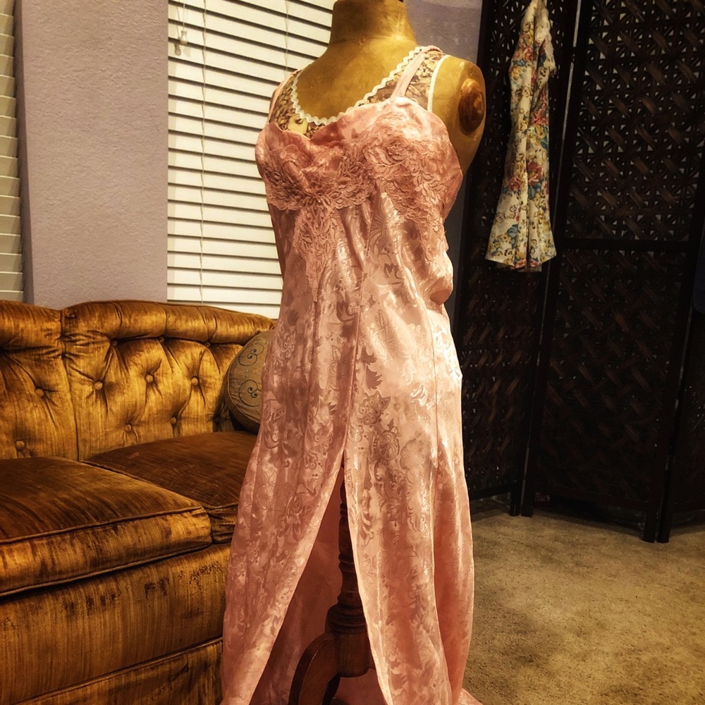 Victoria’s Secret Go͏l͏d Label Negligee 80’s